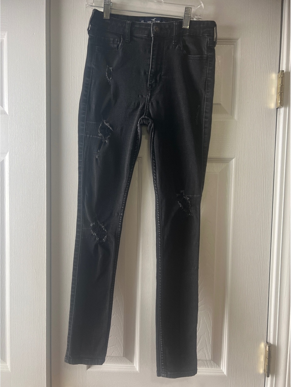 Hollister Women's Black Distressed Skinny Jeans Size 5S W27 L28